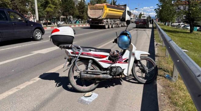 Tavşanlı’da otomobil motosiklete çarptı: 1 ağır yaralı