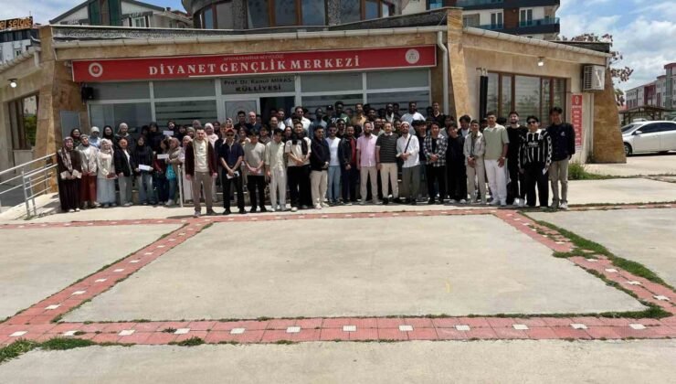 Uluslararası öğrencilerle yürek ısıtan bayramlaşma