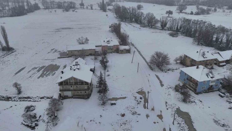 Uşak’ın yüksek kesimleri beyaza büründü