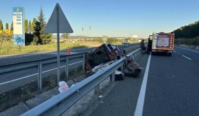 Uşak’ta feci kazada 1 kişi hayatını kaybederken, 2 kişi yaralandı