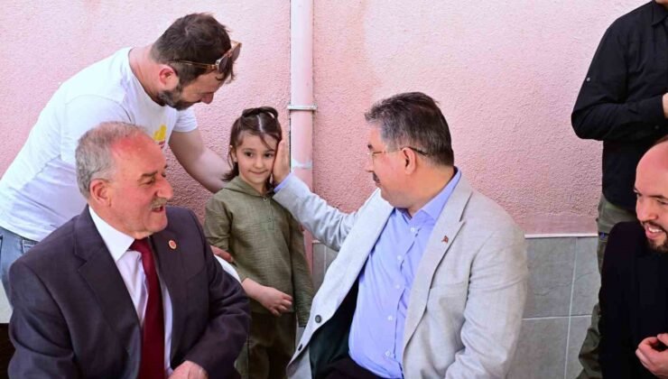 Vali Yılmaz, 10’ncusu düzenlenen Mevlid-i Şerif programına katıldı
