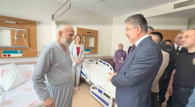 Vali Yılmaz’dan sağlık çalışanı ve hastalara bayram ziyareti