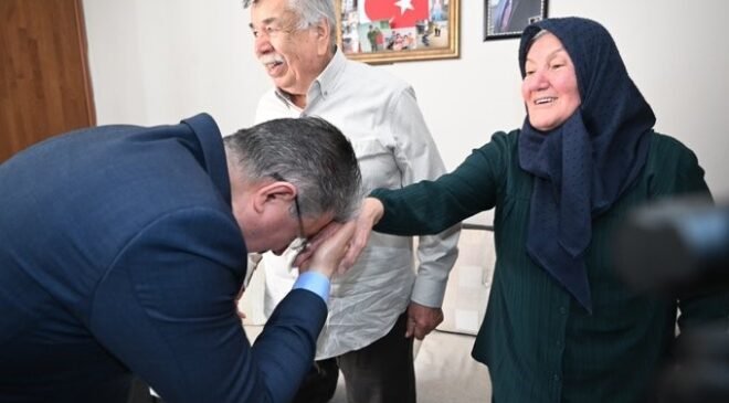 Vali Yılmaz’dan Şehit Hava Teknisyen İlyas Kaya’nın ailesine bayram ziyareti