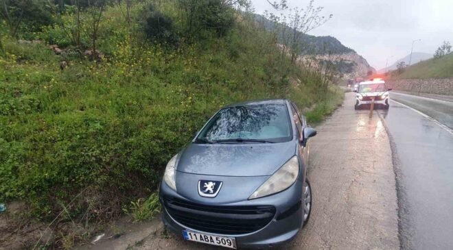 Yağışlı hava kazayı da beraberinde getirdi