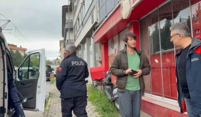 Zehirlendiği düşünülen ve ekipleri teyakkuza geçiren öğrencinin kulaklıkla uyuduğu ortaya çıktı