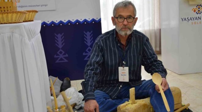 55 yıldır şimşir ağacından tahta kaşık yapıyor