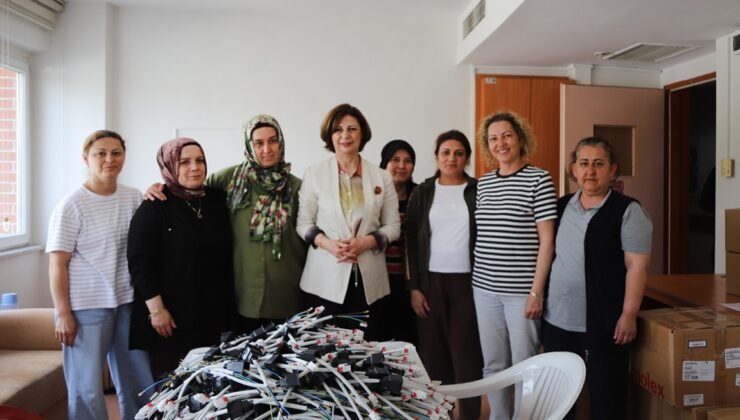 Başkan Ayşe Ünlüce Özel Bireyler ve Alzaymır Hastaları ile Buluştu
