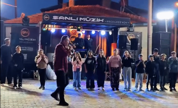 Eskişehir’de Bahar Coşkusu! Sarıcakaya Bey Köyü Şenliğinde Yüzlerce Kişi Buluştu