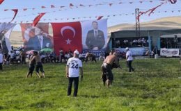 Afyonkarahisar’da ata sporu coşkusu: Pehlivanlar er meydanına çıktı