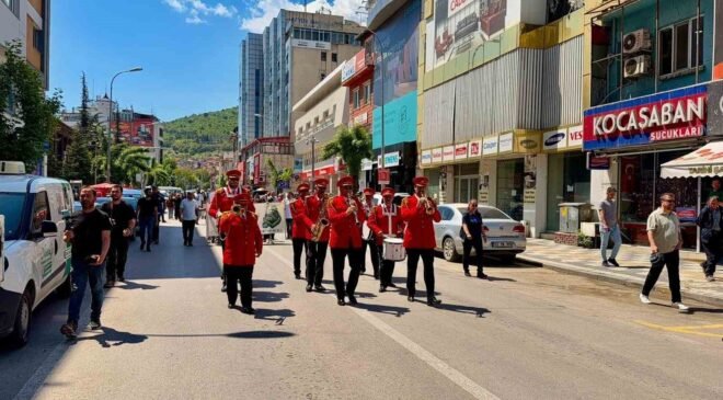 Afyonkarahisar’da çevre için yürüdüler