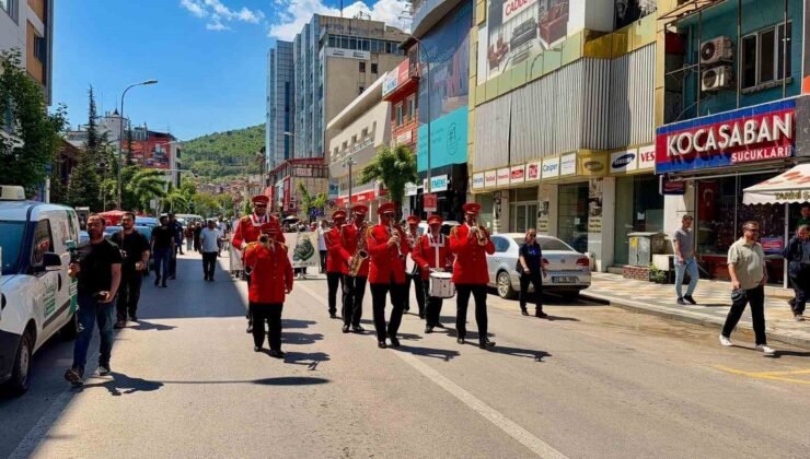 Afyonkarahisar’da çevre için yürüdüler