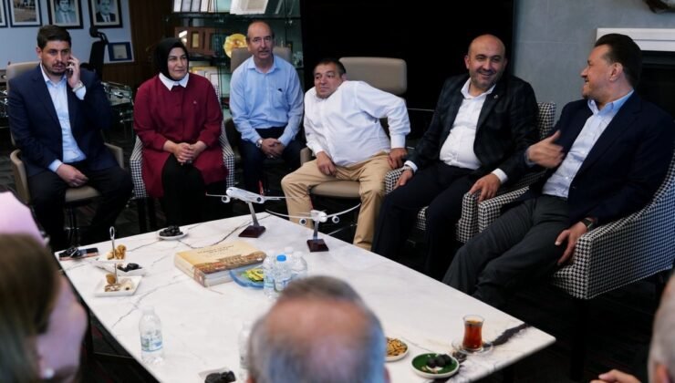 AK Parti İl Başkanı Gürhan Albayrak, kutsal topraklardan dönen Hatipoğlu’nu ziyaret etti