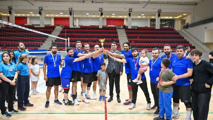 Akmonia Valilik Kupasında ödüller sahiplerini buldu