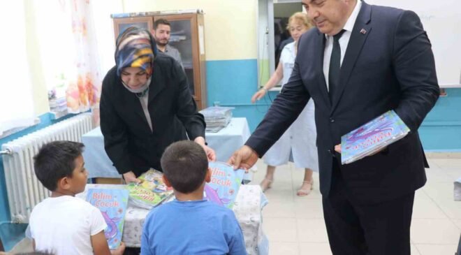 Aldıkları hediyeler ile yaz tatilini daha verimli geçirecekler