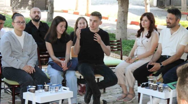 Altıntaş’ta kitap söyleşisi