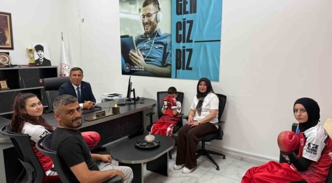Başarılı sporculardan Beylikova Gençlik ve Spor İlçe Müdürü Gülmez’e ziyaret