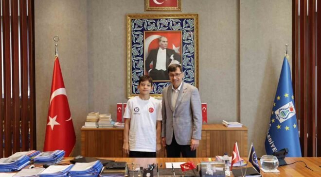 Belediye Başkanı Kahveci, Milli Yüzücü Ömer Cengiz’i ağırladı