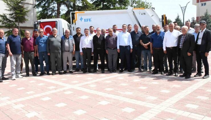Beylikova Belediyesi’ne hibe edilen çöp aracı hizmete girdi
