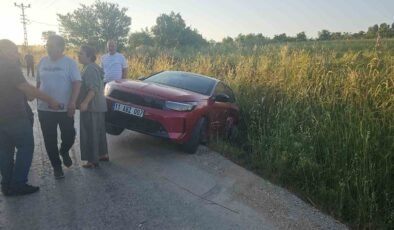 Bilecik’te 2 otomobil çarpıştı: 3 yaralı