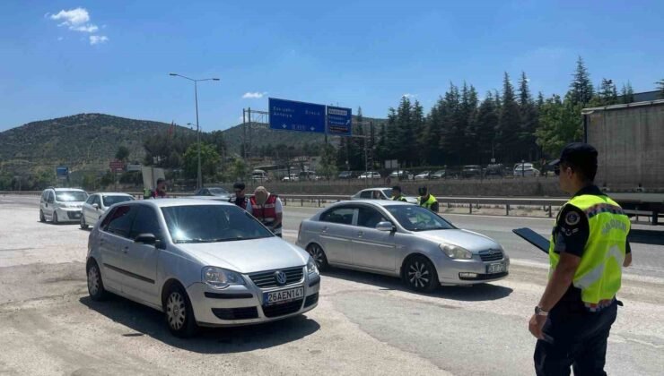 Bilecik’te 758 şahıs ve 221 araç sürücüsü sorgulandı