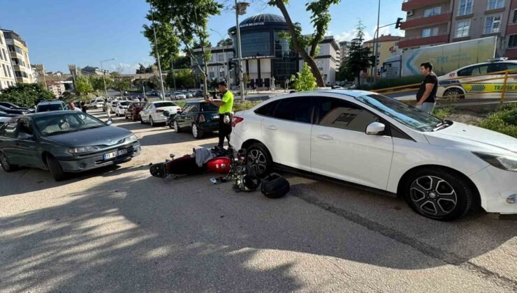 Bilecik’te otomobil ile motosiklet çarpıştı