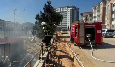 Bilecik’te stadyum inşaat alanında yangın çıktı