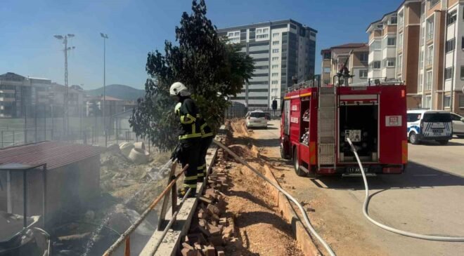 Bilecik’te stadyum inşaat alanında yangın çıktı