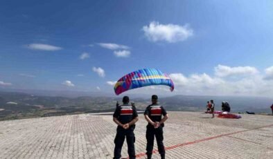Bilecik’te yamaç paraşütü etkinliği