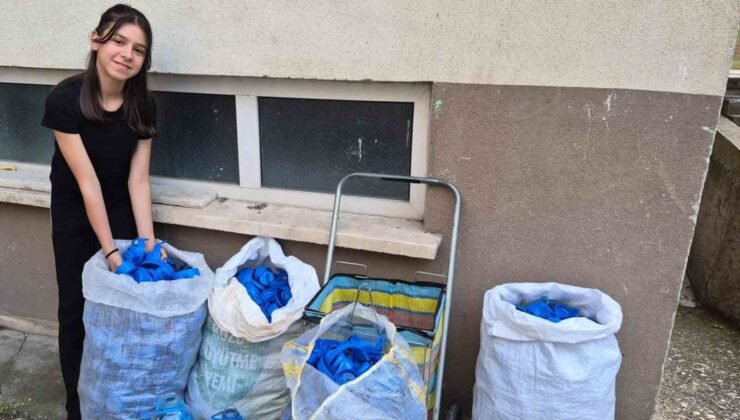 Boyu kadar mavi kapağı depremzedeler için topladı