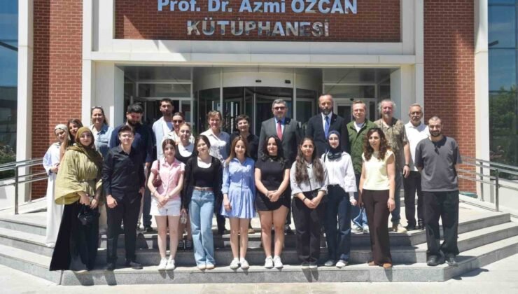 BŞEÜ’de ‘Kampüste Yaşam’ sergisi sanatseverlerle buluştu