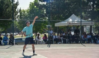 BŞEÜ’de ilk defa tenis turnuvası gerçekleştirildi