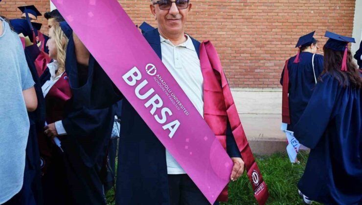 Bursa’nın aile hekimi Dr. Ahmet Kartal, 10’uncu diplomasını Eskişehir’de aldı