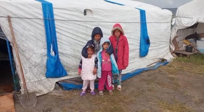 Çadırlarını su basan mevsimlik işçiler yardım bekliyor