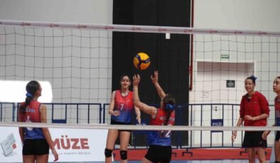 Depremde hayatını kaybeden Eskişehirli voleybolcunun ismi sezona verildi