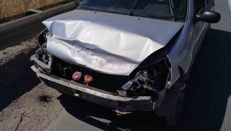 Direksiyon başında baygınlık geçiren sürücü refüje çarptı: 1 yaralı