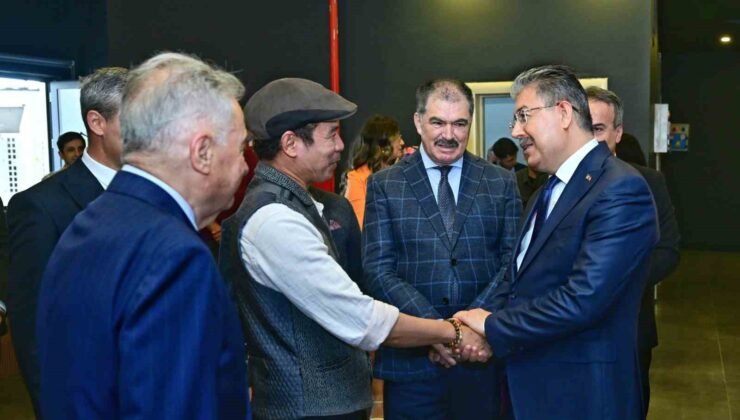 Eğitime destek veren hayırseverler “Ahde Vefa Resim Sergisi”nde anıldı