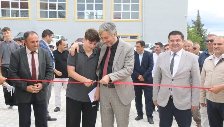 Emet Cevizdere Şehitleri MTAL’de yılsonu sergisi ve ödül töreni