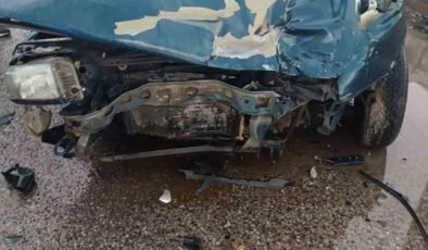 Eskişehir-Afyonkarahisar yolunda feci kaza: 2’si ağır 4 yaralı