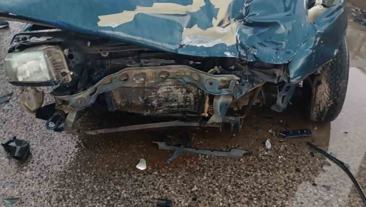 Eskişehir-Afyonkarahisar yolunda feci kaza: 2’si ağır 4 yaralı
