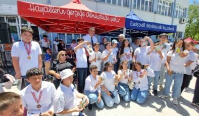 Eskişehir Mehmet Gedik Ortaokulu’nda ‘mavi kapaklar’ umuda dönüştü