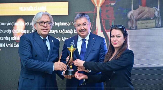Eskişehir Valisi Yılmaz, ’Yılın Mülki İdare Amiri’ seçildi