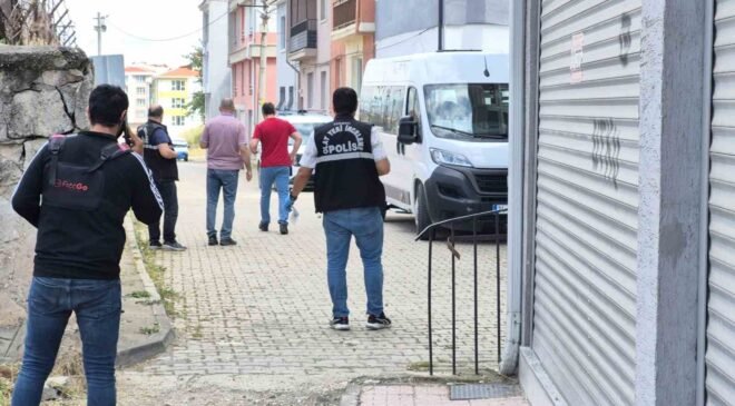 Eskişehir’de 17 yaşındaki çocuk, bir kişiyi pompalı tüfekle vurdu