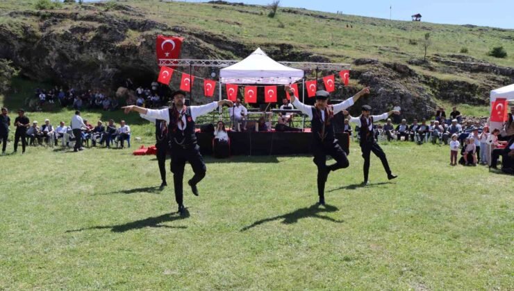 Eskişehir’de Bahar Şenliği ve Şalvar Gecesi coşkusu
