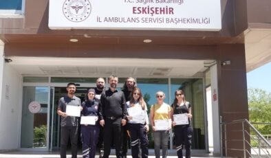 Eskişehir’de başarılı Acil Sağlık ekiplerine başarı ve teşekkür belgesi verildi