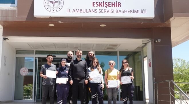 Eskişehir’de başarılı Acil Sağlık ekiplerine başarı ve teşekkür belgesi verildi