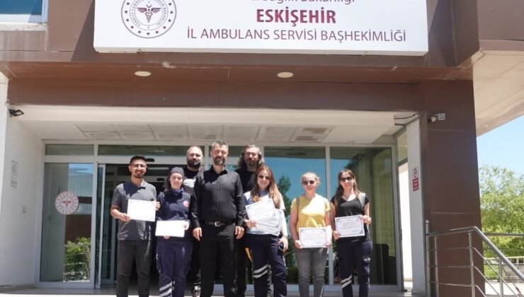 Eskişehir’de başarılı Acil Sağlık ekiplerine başarı ve teşekkür belgesi verildi