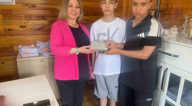 Eskişehir’de çocuklardan örnek davranış