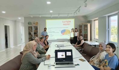 Eskişehir’de kursiyer kadınlara “Aile İçi İletişim ve Dijital Bağımlılık” eğitimi gerçekleştirildi