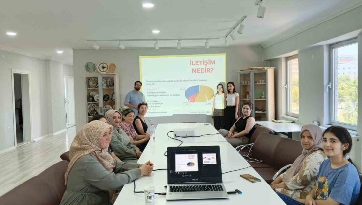 Eskişehir’de kursiyer kadınlara “Aile İçi İletişim ve Dijital Bağımlılık” eğitimi gerçekleştirildi