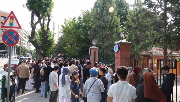 Eskişehir’de LGS heyecanı sabahın erken saatlerinde başladı
